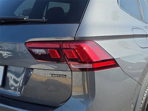 Certified 2024 Volkswagen Tiguan SEL R-Line image 8