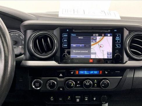 Used 2019 Toyota Tacoma TRD Sport image 5