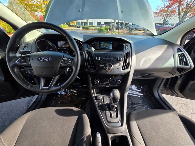 Used 2018 Ford Focus SE w/ Cold Weather Package FWD image 17