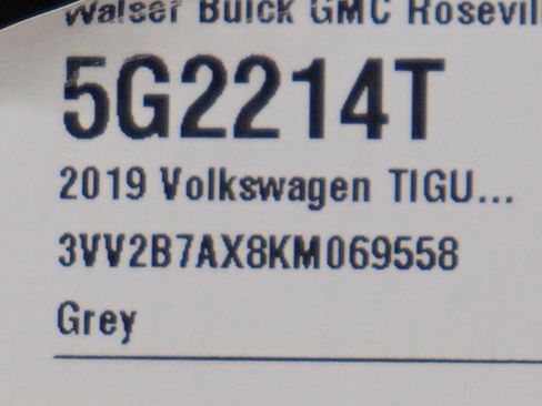 Used 2019 Volkswagen Tiguan SE AWD/4WD image 32
