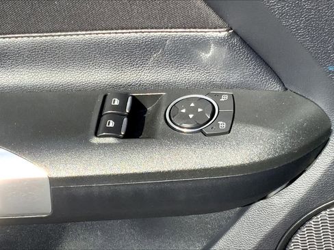 Used 2018 Ford Mustang Coupe image 28