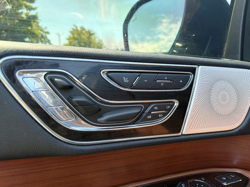 Used 2020 Lincoln Navigator Reserve w/ Luxury Package AWD/4WD image 26