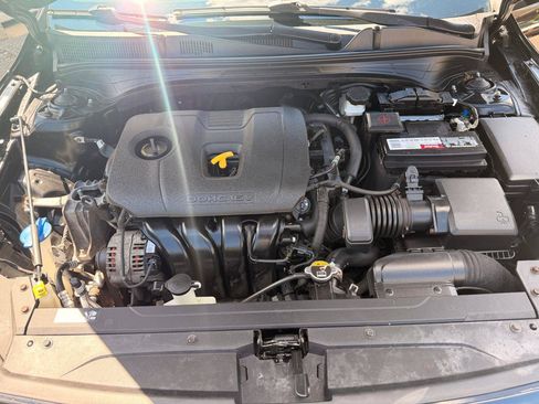 Used 2019 Kia Forte LXS FWD image 15