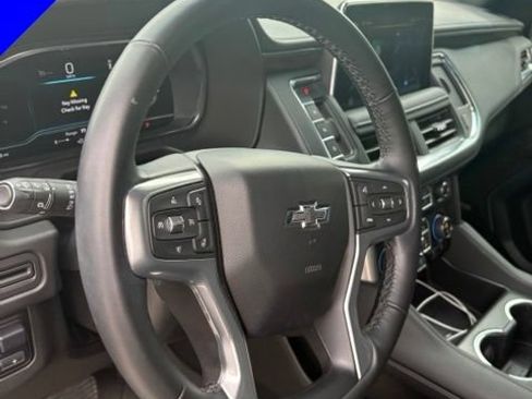 Used 2024 Chevrolet Tahoe Z71 w/ Luxury Package AWD/4WD image 19