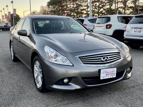 Used 2013 INFINITI G37 x Sedan w/ Premium Pkg image 2