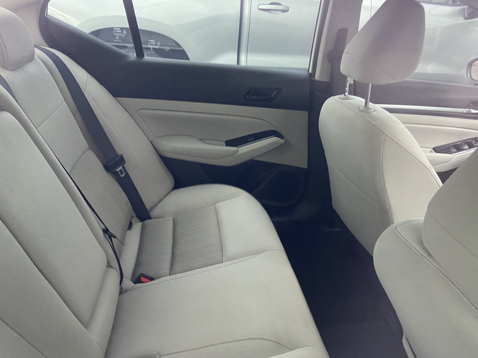 Used 2023 Nissan Altima 2.5 SV FWD image 9