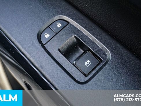 Used 2025 Nissan Pathfinder SV image 53