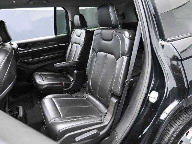 Used 2023 Jeep Grand Cherokee L Limited AWD/4WD image 27