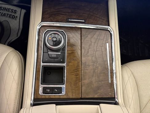 Used 2019 Ford Expedition Platinum RWD image 34