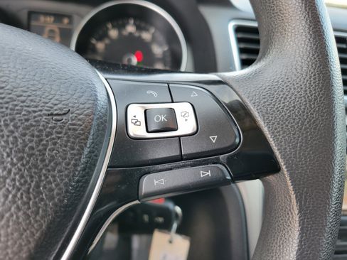 Used 2017 Volkswagen Passat 1.8T S image 12