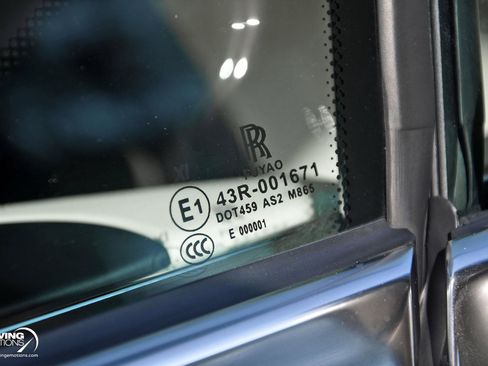 Used 2015 Rolls-Royce Wraith image 18