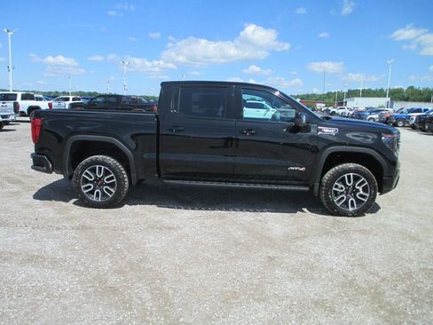 New 2026 GMC Sierra 1500 AT4 AWD/4WD image 3