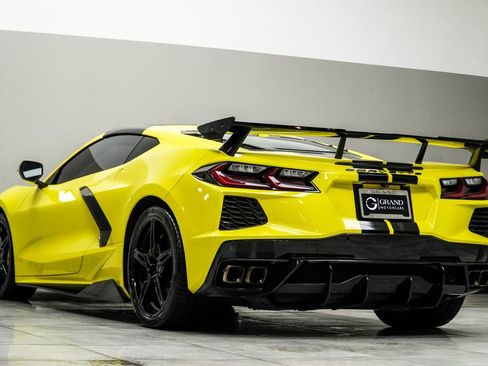 Used 2020 Chevrolet Corvette Stingray Preferred Cpe w/ 2LT Preferred Equipment Group RWD image 12
