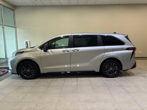 Certified 2024 Toyota Sienna XSE image 3