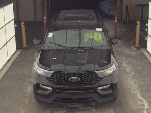 Used 2022 Ford Explorer ST w/ Equipment Group 401A image 3