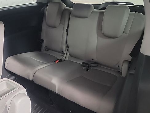 Used 2018 Honda Odyssey EX image 18