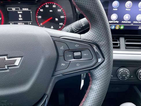 Certified 2025 Chevrolet Trax RS w/ Driver Confidence Package image 25