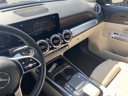 Certified 2023 Mercedes-Benz GLB 250 w/ Premium Package image 8