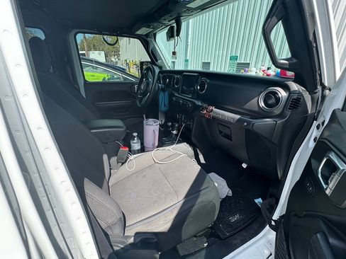 Used 2023 Jeep Wrangler Unlimited Rubicon 4xe w/ Cold Weather Group image 7