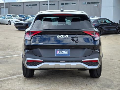 Used 2025 Kia Sportage LX FWD image 6