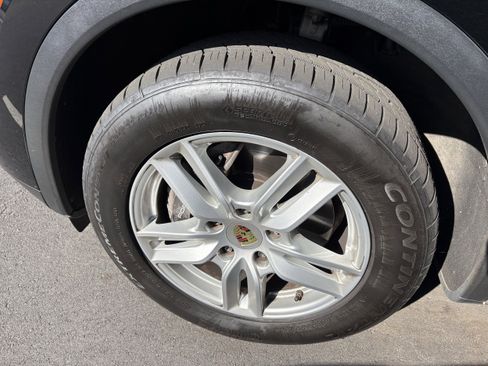 Used 2016 Porsche Cayenne image 10