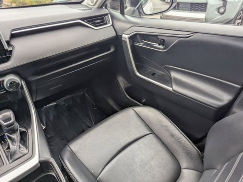 Used 2019 Toyota RAV4 XLE Premium image 16