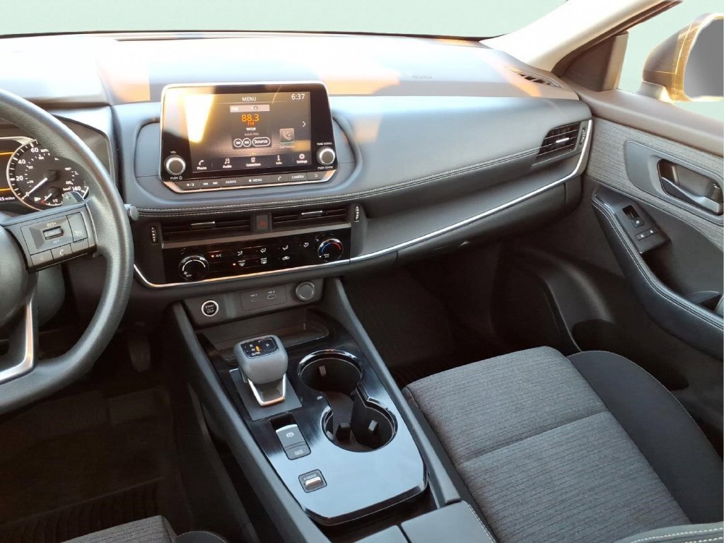 Used 2021 Nissan Rogue S FWD image 18