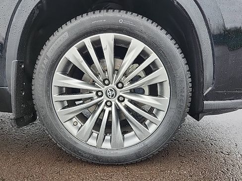 Used 2021 Toyota Highlander Platinum image 56