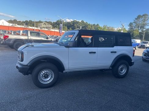 New 2025 Ford Bronco Base image 6