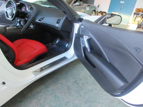 Used 2017 Chevrolet Corvette Stingray Coupe w/ Carbon Flash Badge Package image 22