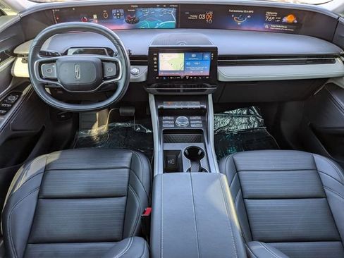 Certified 2024 Lincoln Nautilus Reserve image 13