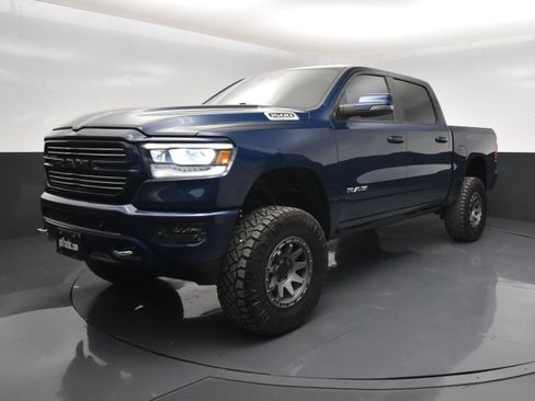 Used 2024 RAM 1500 Laramie AWD/4WD image 2