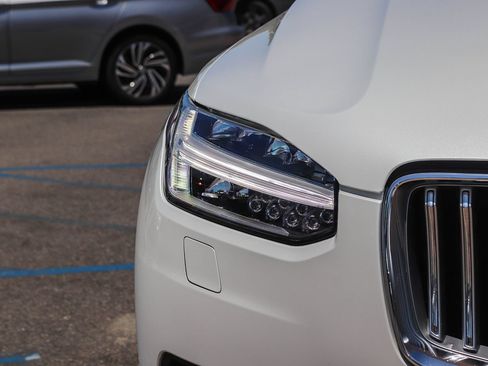 Used 2023 Volvo XC90 B6 Plus w/ Protection Package Premier AWD/4WD image 12