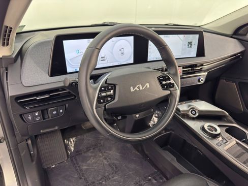 Used 2022 Kia EV6 Wind image 11