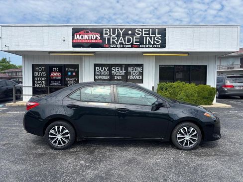 Used 2019 Toyota Corolla LE FWD image 1