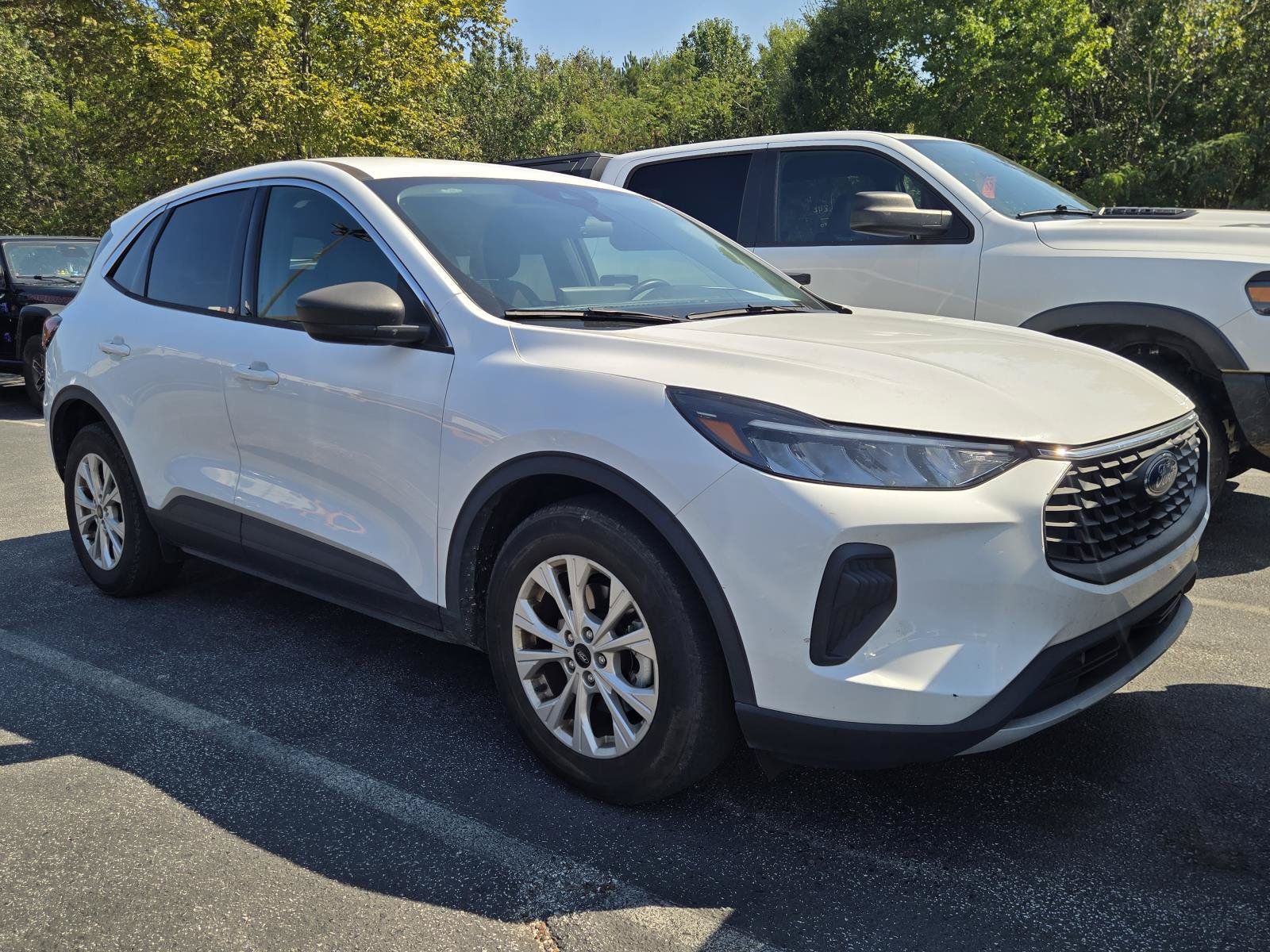 Used 2023 Ford Escape Active w/ Tech Pack #1 FWD image 2