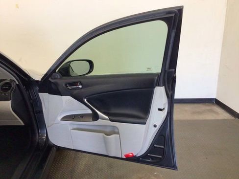 Used 2009 Lexus IS 250 image 10