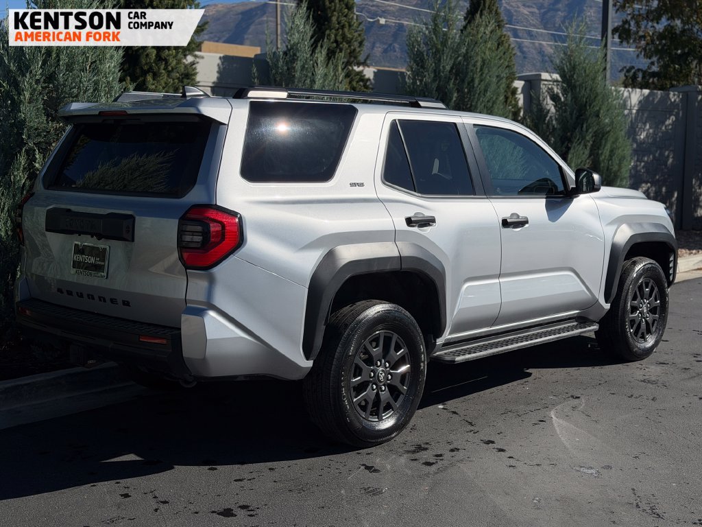 Used 2025 Toyota 4Runner SR5 AWD/4WD image 8