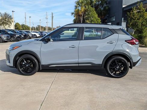 Used 2023 Nissan Kicks SR w/ SR Premium Package image 9