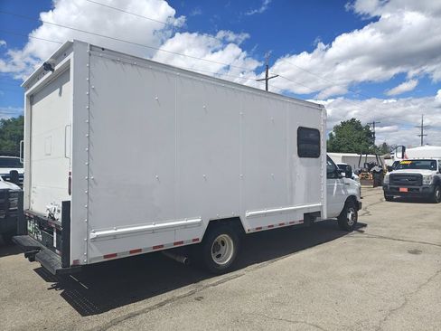 Used 2022 Ford E-350 and Econoline 350 Super Duty w/ Power Windows & Locks Group RWD image 4
