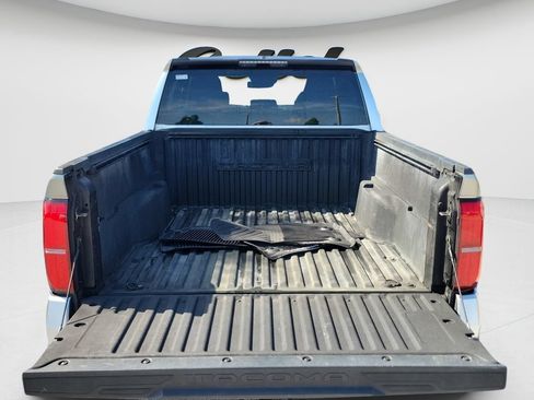 Certified 2024 Toyota Tacoma SR5 AWD/4WD image 9