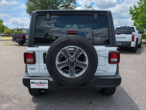 Used 2019 Jeep Wrangler Sport AWD/4WD image 5