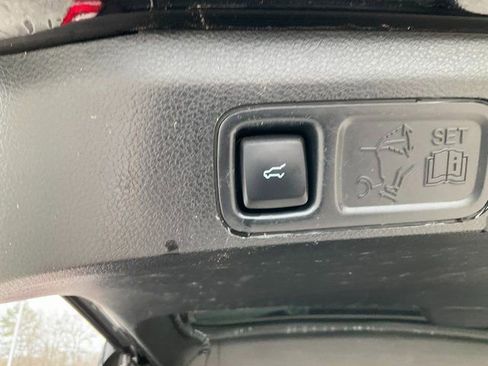 Used 2021 Ford Expedition XLT image 19