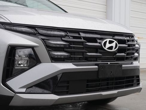 Used 2025 Hyundai Tucson SEL FWD image 2