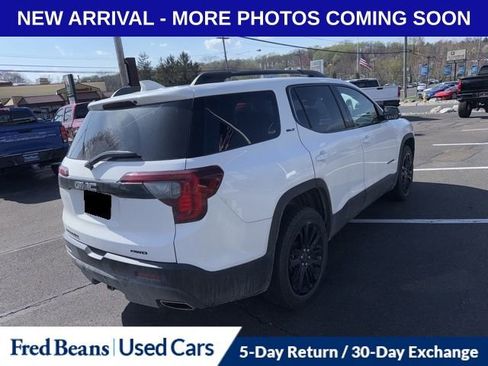 Used 2023 GMC Acadia SLT w/ Elevation Edition image 4