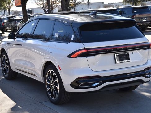 New 2026 Lincoln Nautilus Reserve image 9