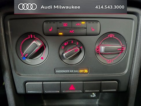 Used 2013 Volkswagen Beetle 2.0T FWD image 20