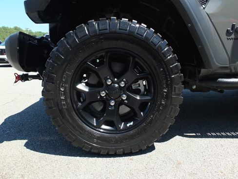 Used 2022 Jeep Wrangler Sport AWD/4WD image 9