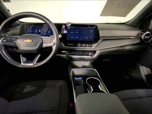 Used 2025 Chevrolet Equinox LT FWD image 16