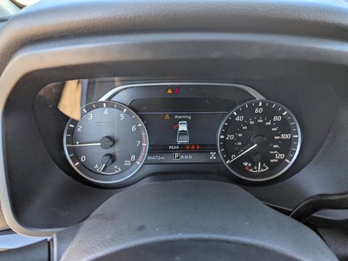 Used 2024 Nissan Titan SV image 33